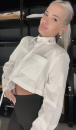 Crop Shirt Gold Detailed sleeves - Image 3